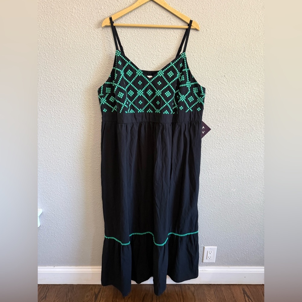 NWT Ava & Viv Tiered Maxi Dress Size‎ 3X Embroidered Detail Pockets